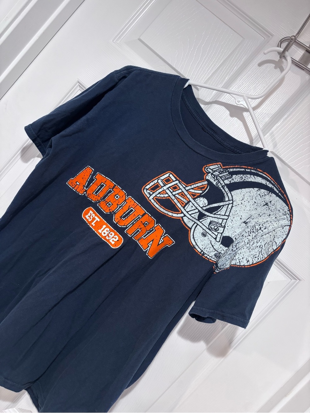 AUBURN UNIVERSITY Distressed Unisex Slim-Fit Graphic Football Tee